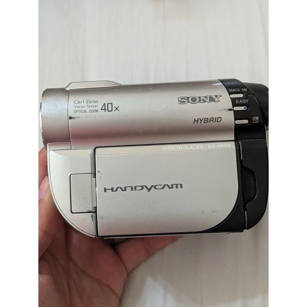 Sony Handycam DVD Camcorder DCR-DVD610